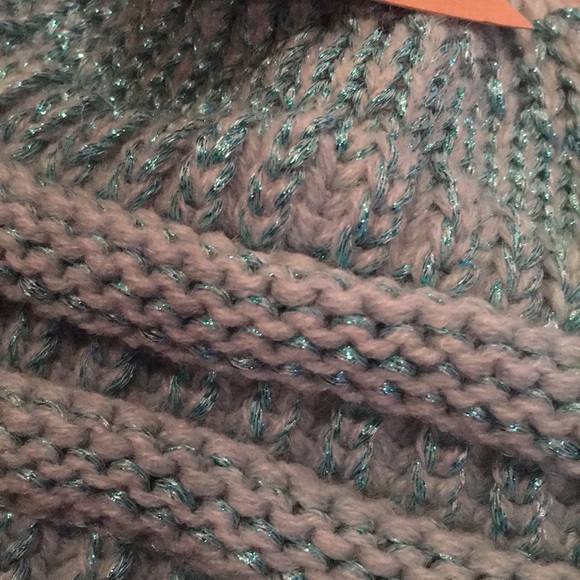 C.C Messy Bun Beanie Tail in Mint Metallic - Picture 15 of 15